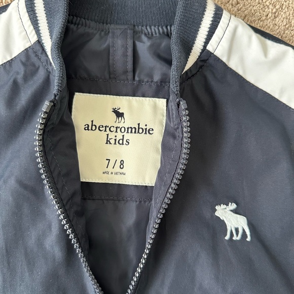 Kids Abercrombie Light Weight Zip Up Jacket - Picture 2 of 3